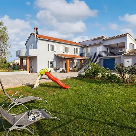 Tromba Near The Sea Sisan