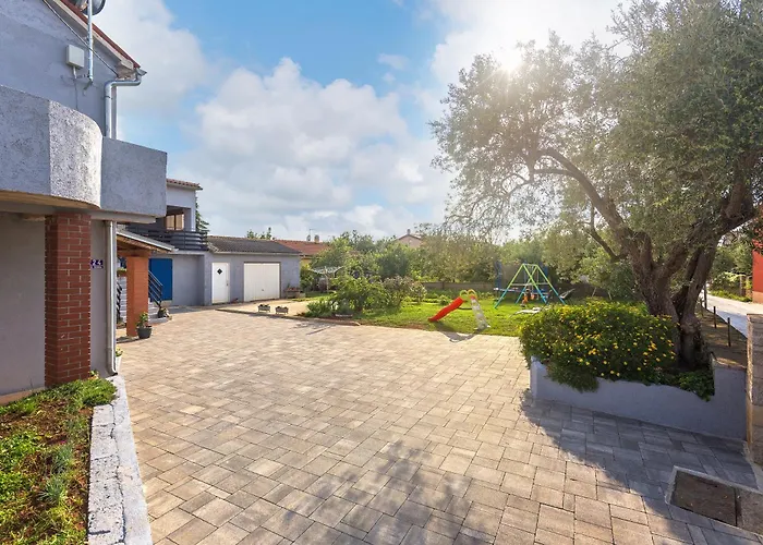 Tromba Near The Sea Sisan